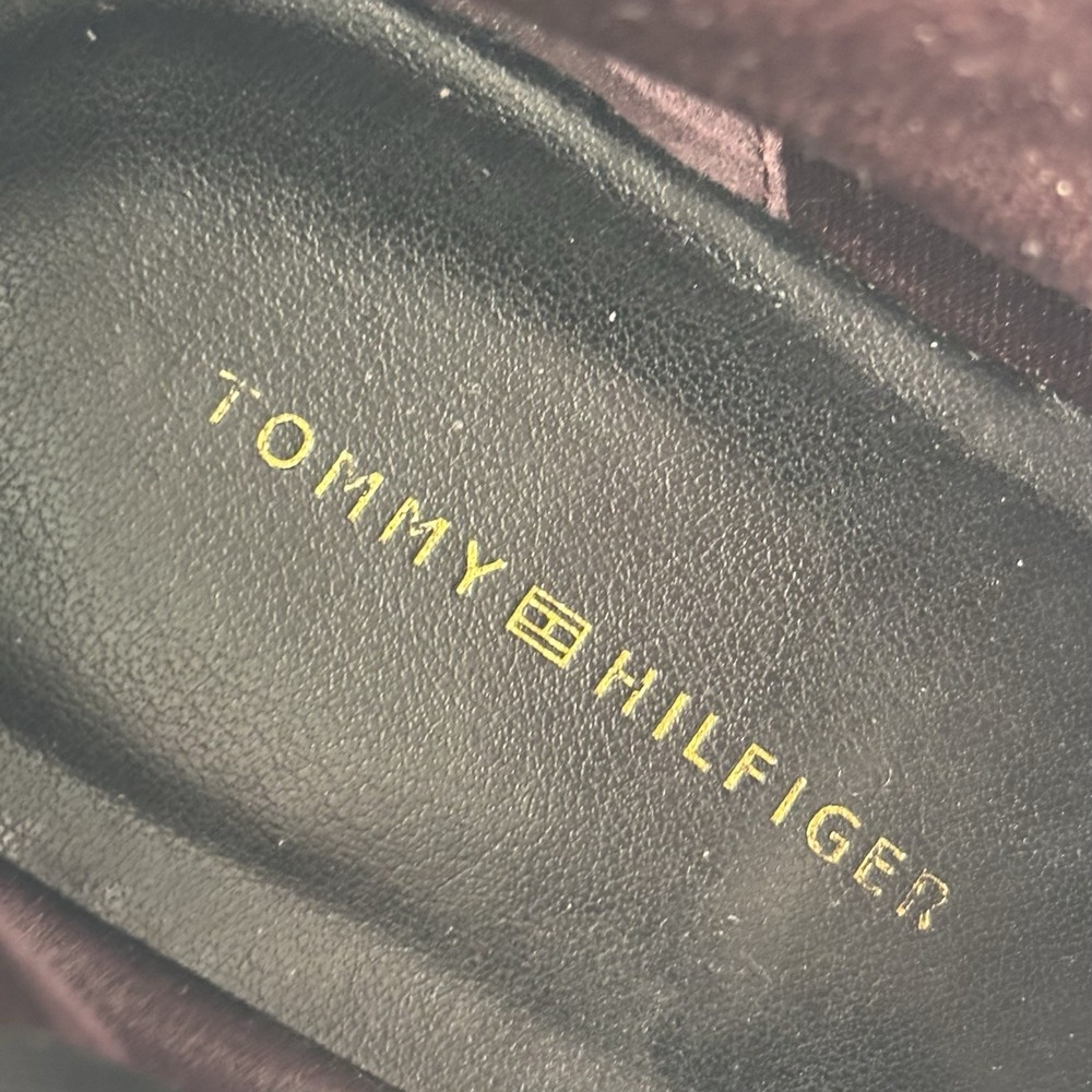 Tommy Hilfiger Imiera Black 8.5 Ankle Boots Booties Vegan Faux Leather Gold Logo - Picture 15 of 16